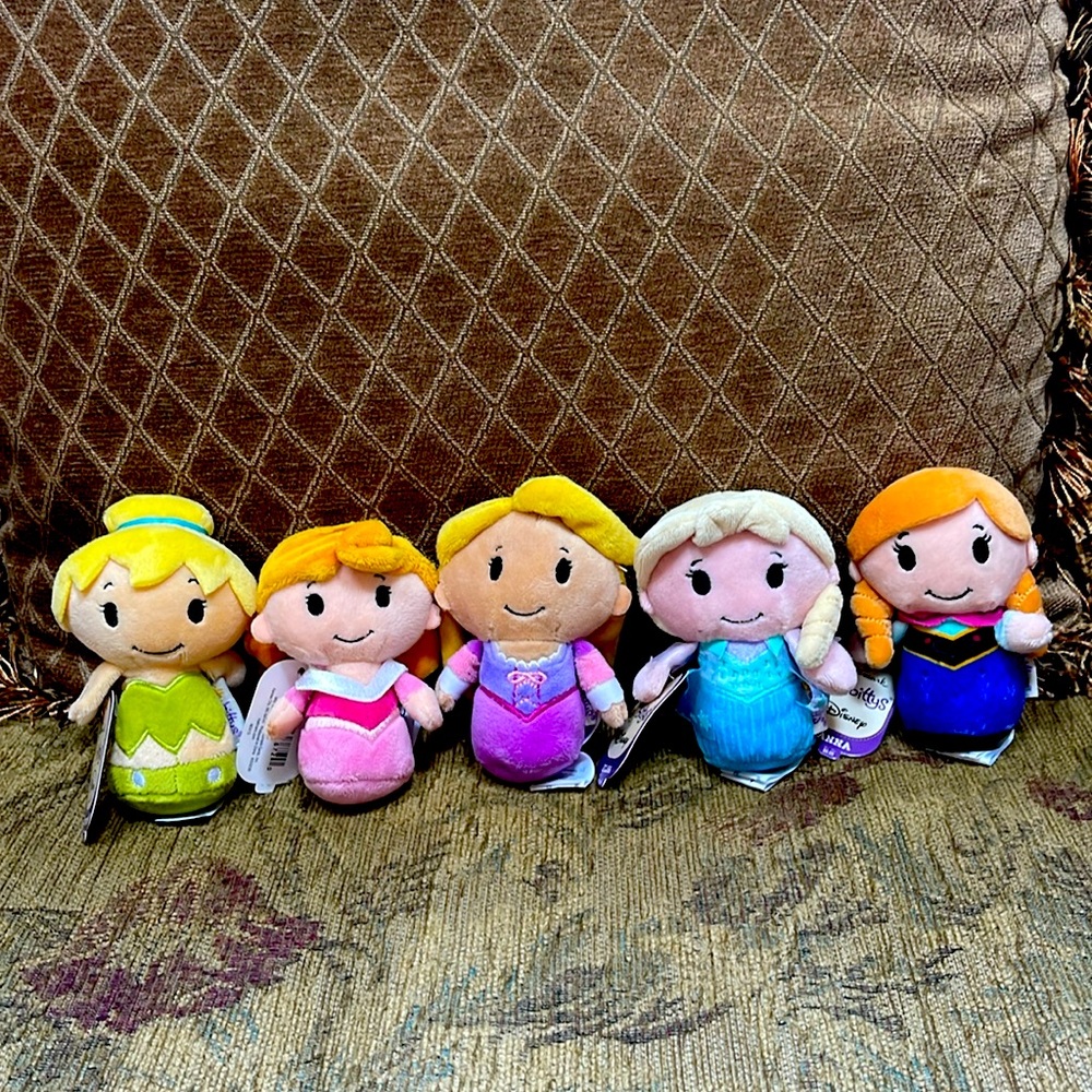 Hallmark Disney Princess itty bittys-all new with tags except for Rapunzel